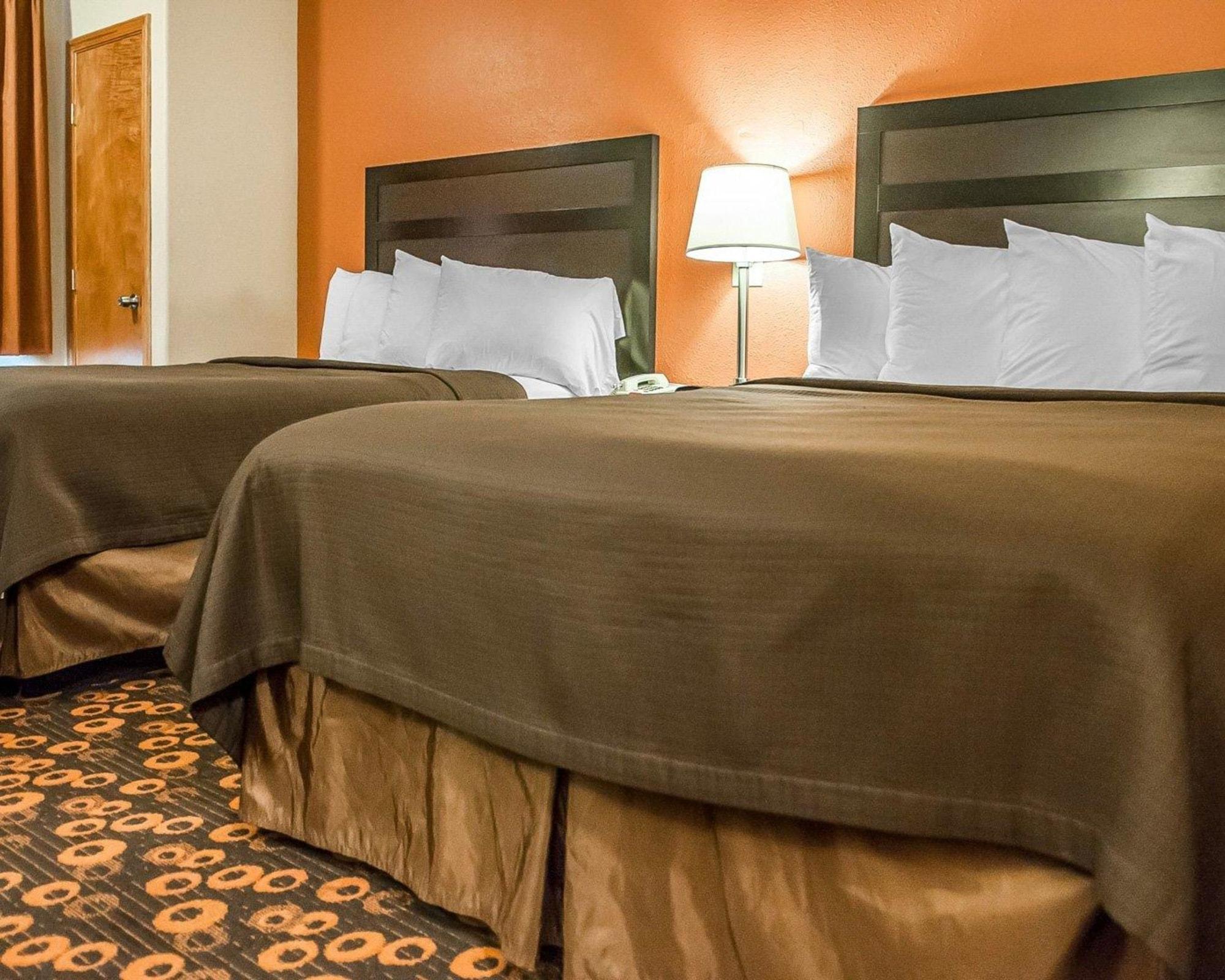 Econo Lodge Inn & Suites Santa Fe Exteriör bild