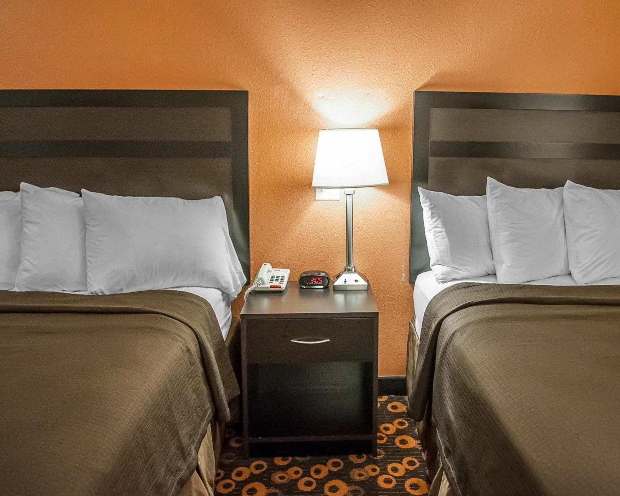 Econo Lodge Inn & Suites Santa Fe Exteriör bild