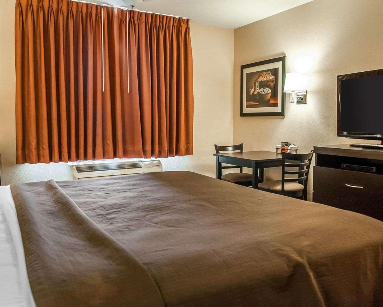Econo Lodge Inn & Suites Santa Fe Exteriör bild