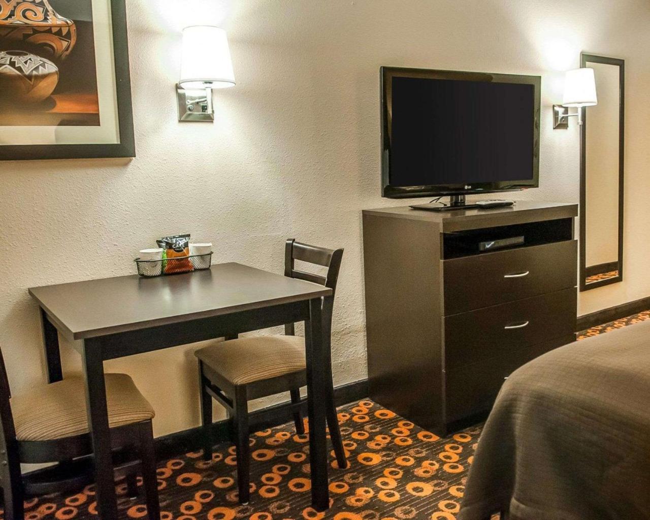 Econo Lodge Inn & Suites Santa Fe Exteriör bild