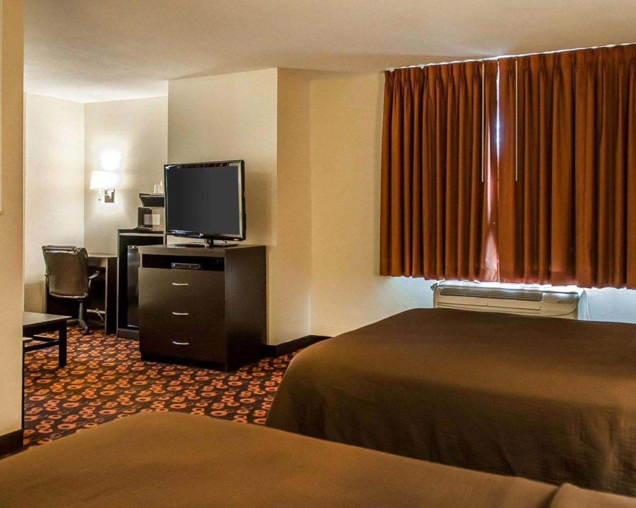 Econo Lodge Inn & Suites Santa Fe Exteriör bild